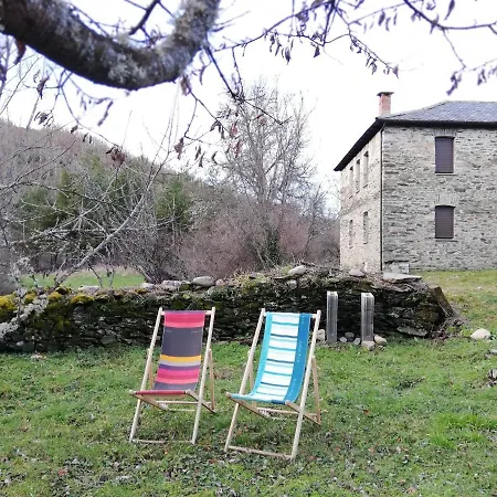 Nyaraló Casa Rural El Secreto Del Bosque La Omañuela